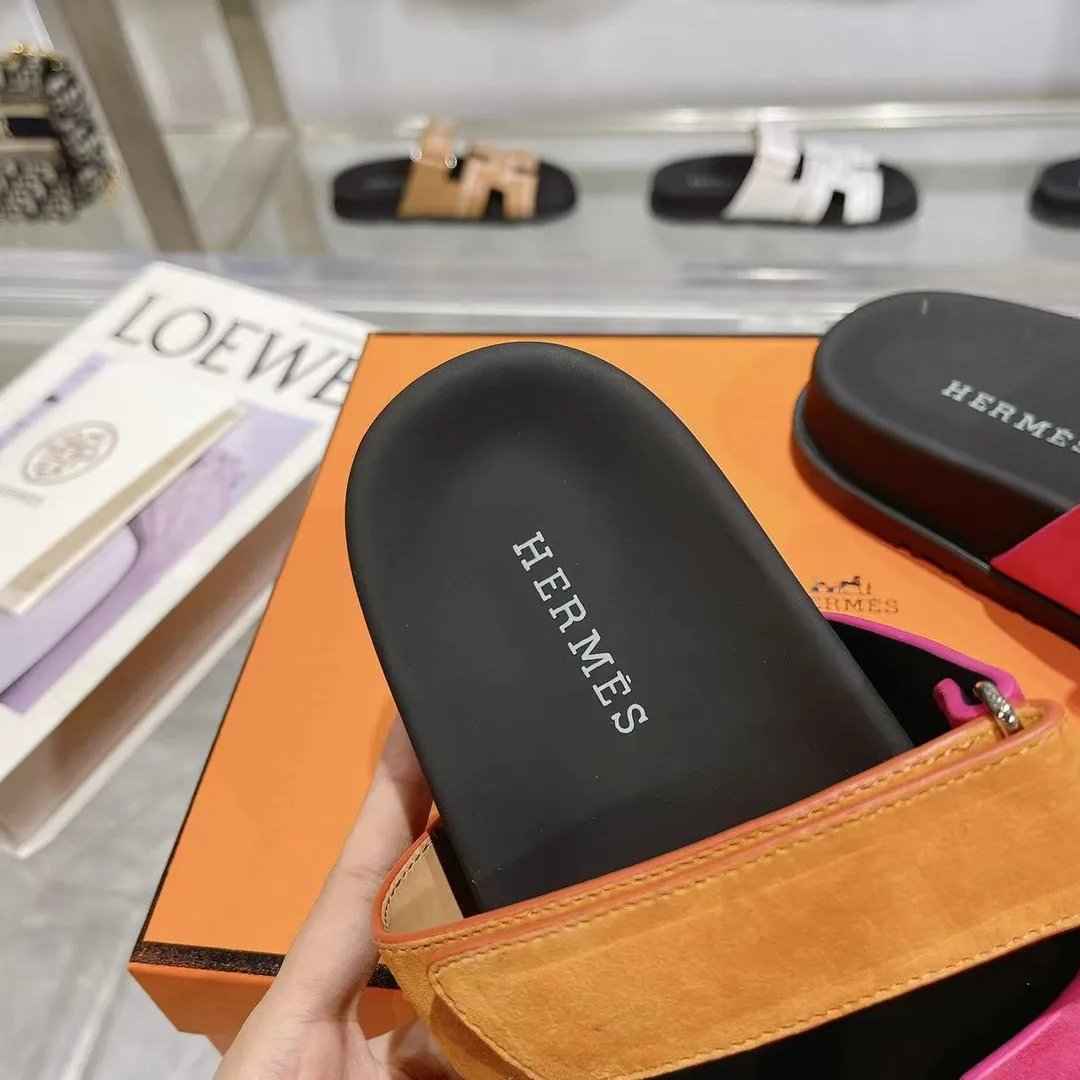 👟👟Ex-factory price 480👟👟 H Home HERMES's recently popular Erjiu shoes - classic style. [Fireworks][Fireworks][Fireworks][Fireworks][Fireworks][Fireworks] Sandals, paired with various colorful socks, are popular. ✅Upper: imported mixed sheepskin, deerskin ✅Inner: imported mixed sheepskin ✅Outsole: T👟👟Ex-factory price u non-slip and wear-resistant outsole ✅Number of codes: 35-41